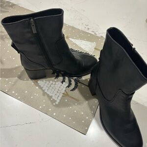 Vince Camuto Sleek Black Leather Heeled Boots